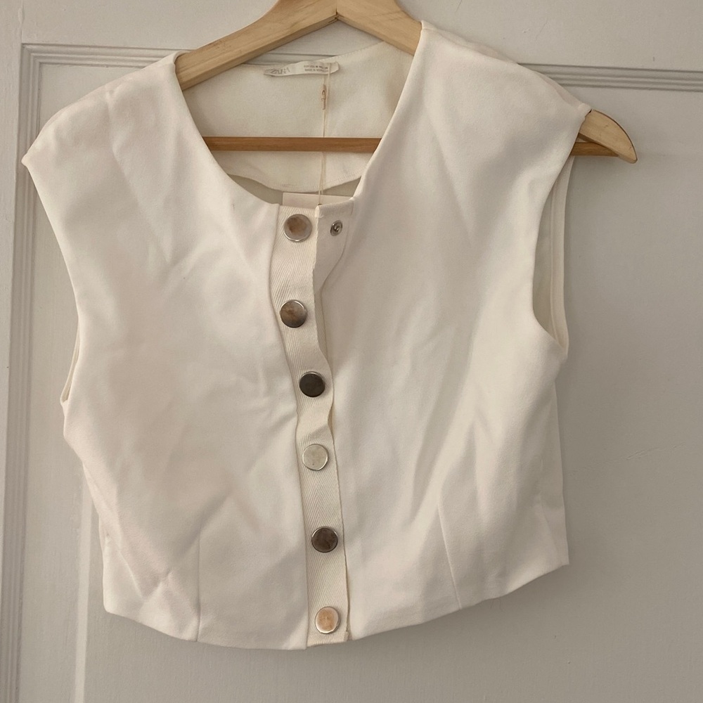 Zara Cream Sleeveless Button-Up Blouse